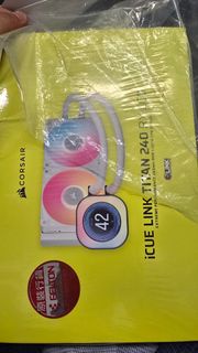 Corsair iCUE LINK TITAN 240 RGB 水冷散熱器