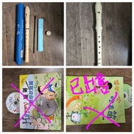 小學-開開心心吹直笛連CD全新、Harry哥哥教你吹直笛連CD二手、YAMAHA直笛二手、ANGEL直笛B全新。Harry哥哥p.7-15 用鉛筆及原子筆寫過P.7 有破損用膠紙 修補過。