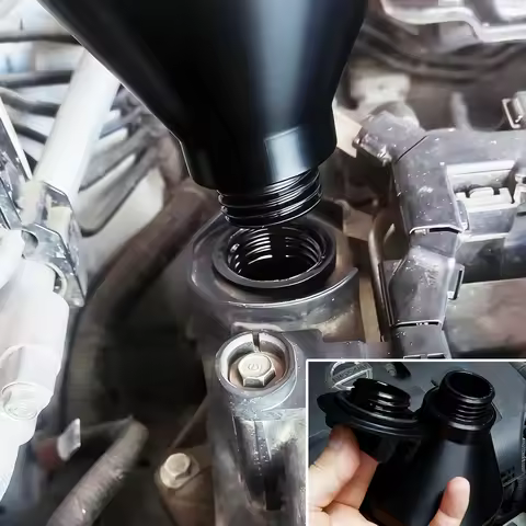 Spill-Proof Threaded Engine Oil Funnel Filler for Nissan Qashqai X-Trail Tiida Altima Sentra Micra M