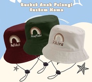 TOPI BUCKET ANAK LUCU BORDIR NAMA DAN  PELANGI BUCKET TALI BAYI PAKE NAMA TOPI RIMBA ANAK LUCU MURAH