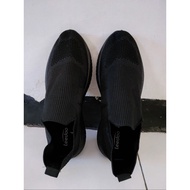 SPORTS SHOES - NEW SIZE 41