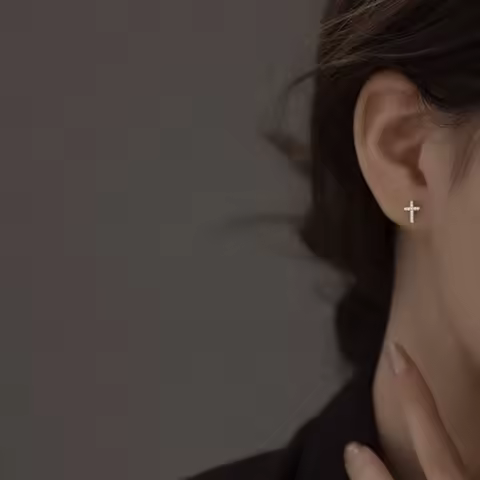 New all rhinestone cross earrings for women, fashionable Korean style perforated earrings for men, G