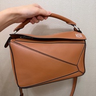 Loewe 焦糖牛皮銀釦Puzzle小號手提斜背包