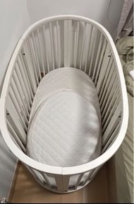 Stokke Sleepi  V2 嬰兒床連床褥及床圍