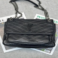 聖羅蘭 YSL niki鉚釘款