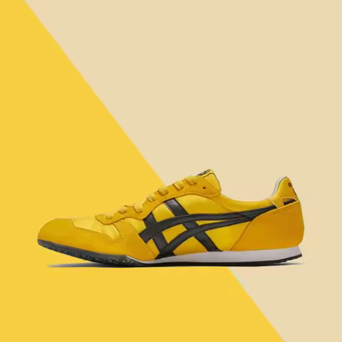 Onitsuka Tiger SERRANO Fashionable, Versatile Low-Top Sneakers for Everyday Wear (Unisex) in Yellow 