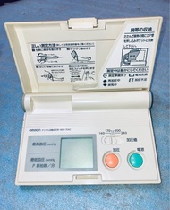 日本製造 HEM-704C OMRON 手臂式 上臂式 電子血壓計 歐姆龍 自動血壓計 Blood Pressure Monitor 看門口