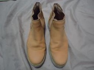 Timberland 淡黃棕色真皮膠底鬆緊帶短靴,US6.5W/UK4.5,鞋內長23.2cm,有使用痕跡如圖,清倉大特