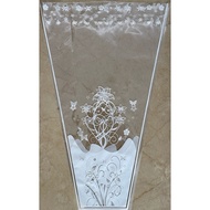 Approximately 50 bags of flowers, 3 flowers, 5 flowers, 7 flowers