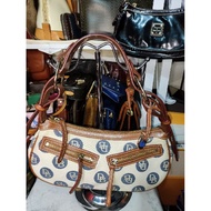 For checkout of Ms G the Preloved dooney and bourke mono handbag