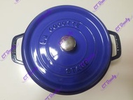 🔥 France Staub Blue 24cm 🔥 法國 琺瑯鑄鐵鍋 藍色 24厘米 🔥 燉、蒸、炒、煮、炸一流 🔥 小火烹調，存熱快，環保煮食  🎁 只用過幾次 ❗ 🎁 品相如圖，正常使用痕跡 ❗
