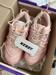 全新Nerdy 粉紅色波鞋 閑置品