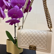 香奈兒/Chanel珍珠白boy 復古金扣25cm  小牛皮