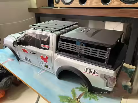 KM TRACTION HOBBY KM F150 FORD RAPTOR RC Car 1/8 2.4GHz Simulation Off-Road Climbing Crawler RC Car