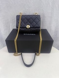Chanel 黑色菱格紋珍珠鏈條包