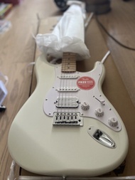 Squier by Fender Stratocaster