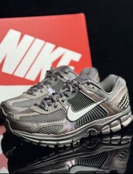 Nike ZOOM VOMERO ROAM 訓練城市 跑步鞋 黑色