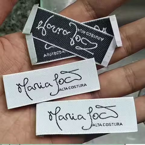 1000PCS Custom Quality cursive Textile Cloth Labels 2 * 6 cm end fold anti-satin woven label