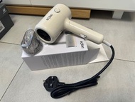 Solac 白色吹風機