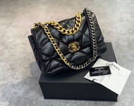 Chanel 19