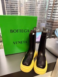 Bottega Veneta 黑色黃色厚底短靴