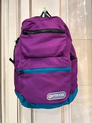 歡迎參觀~ 搬家清貨刊登牌子手袋背包 返學/旅行/去街 男女合用 👜正品Outdoor 紫深色多格背囊， 無論何時款式也時尚耐用有型格，手袋不是全新，有使用痕跡，不合完美主義者，可以自行入網袋入洗衣機