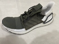 Adidas UltraBoost 19 運動鞋