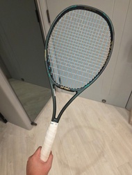 Yonex VCore Pro 97 HD - Grip 3