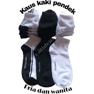 11 Men's and women's plain short socks (Price 12 pairs) IJF