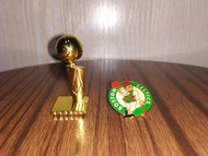 NBA Champion 2008 Boston Celtics Pin + Trophy Miniature 波士頓塞爾特人 襟章 + NBA 總冠軍 獎盃模型