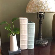 生活工場 書型造型花器/植栽花器/花瓶/陶瓷花器/花插容器瓶/置物筒/桌飾/裝飾/品味居家/書型擺飾品/裝置藝術