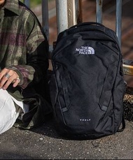 The North Face Vault 背包 The North Face 經典款 . "VAULT Backpack" . 附送Arc'teryx Logo匙扣限量發售 . 26L 49 Cm X