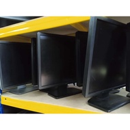 ~Used Monitor 19 inci square