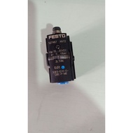 FESTO FESTO SDE5-D10-O-Q6E-P-M8 Pressure Sensor 527467 Ready Stock