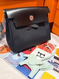 👏門市現貨～🐎Hermes Mini Herbag 黑銀釦帆布 K stamp