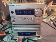 Onkyo 安橋組合音響，收音擴音機R一801A，CD播放機C一701A，