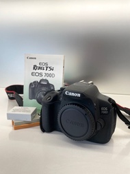 Canon EOS 700D 淨機身, 加充電器及電池