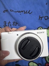 白色 SONY ZV-1F Vlog 相機連手柄