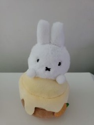 Miffy 兔兔蛋糕造型毛絨公仔