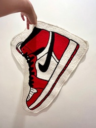 Nike Air Jordan 1 Chicago Shape Likes Rug (Nike Jordan 1 Chicago 鞋形狀地氈）