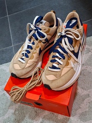 NIKE Vaporwaffle Sacai