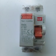 aptomat chống giật 15-30A -cầu dao chống giật attomat chống rò nhật bãi 15-30ma