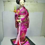 aaL皮商旋.已稍有年代高約31公分日本傳統服飾藝妓娃娃!--保存良好當擺飾佳!/5廳保險箱上/-P