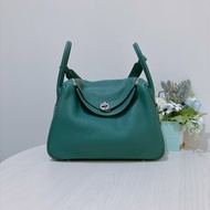 TK2134	Hermes 愛馬仕中號兩用包包 Lindy 30 TC Skin Z6 Malachite x PHW Stamp R