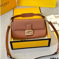 Travel bag aguette Baguette Baguette Leather Female bag Messenger bag 26 5cm