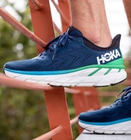 Hoka รองเท้าวิ่งออกกำลังกายเพื่อสุขภาพ  HOKA Clifton 8 พื้นรองเท้าทรงโค้ง Meta-Rocker แบบ Early stage ช่วยให้วิ่งได้อย่างลื่นไหล