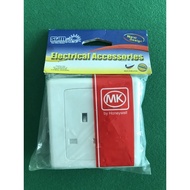 MK SWITCHED SOCKET 13A 250V