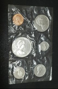 (加拿大銀幣套裝) 1867-1967年加拿大(100週年)紀念銀幣套裝  含銀量 80% 的 1 元,50 分,25 分,10 分幣 - 總銀重 1.11 金衡盎司  加拿大藝術家亞歷克斯·科爾維爾