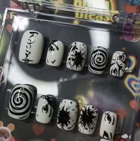 10Pcs Horror Comic Press on Nails Short Circle Glossy Black Japanese Anime Nails Reusable Halloween 