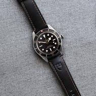 用於帝舵表的表帶。寬度為23、22和20公釐。